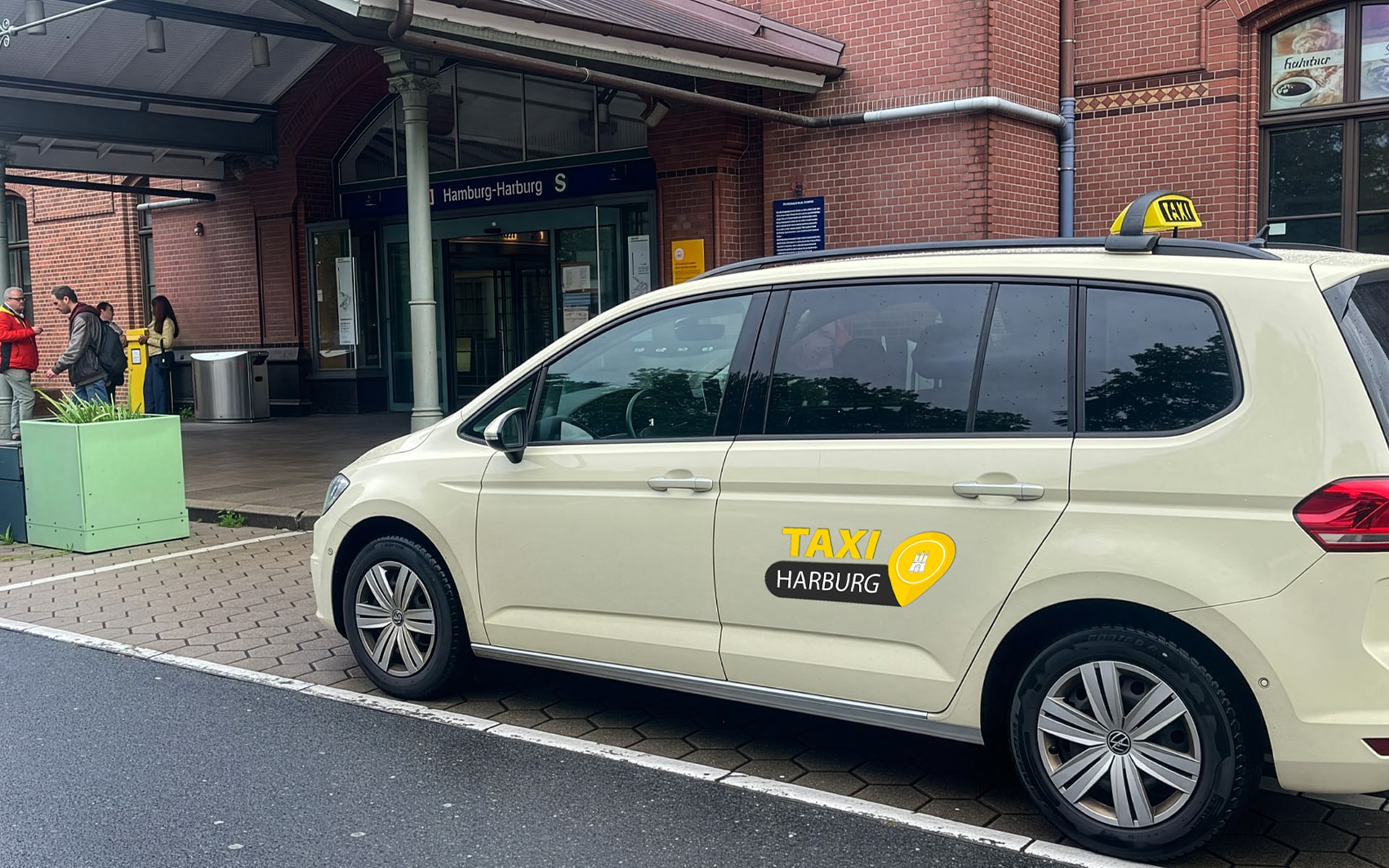 Taxistand-Harburg-Bahnhof